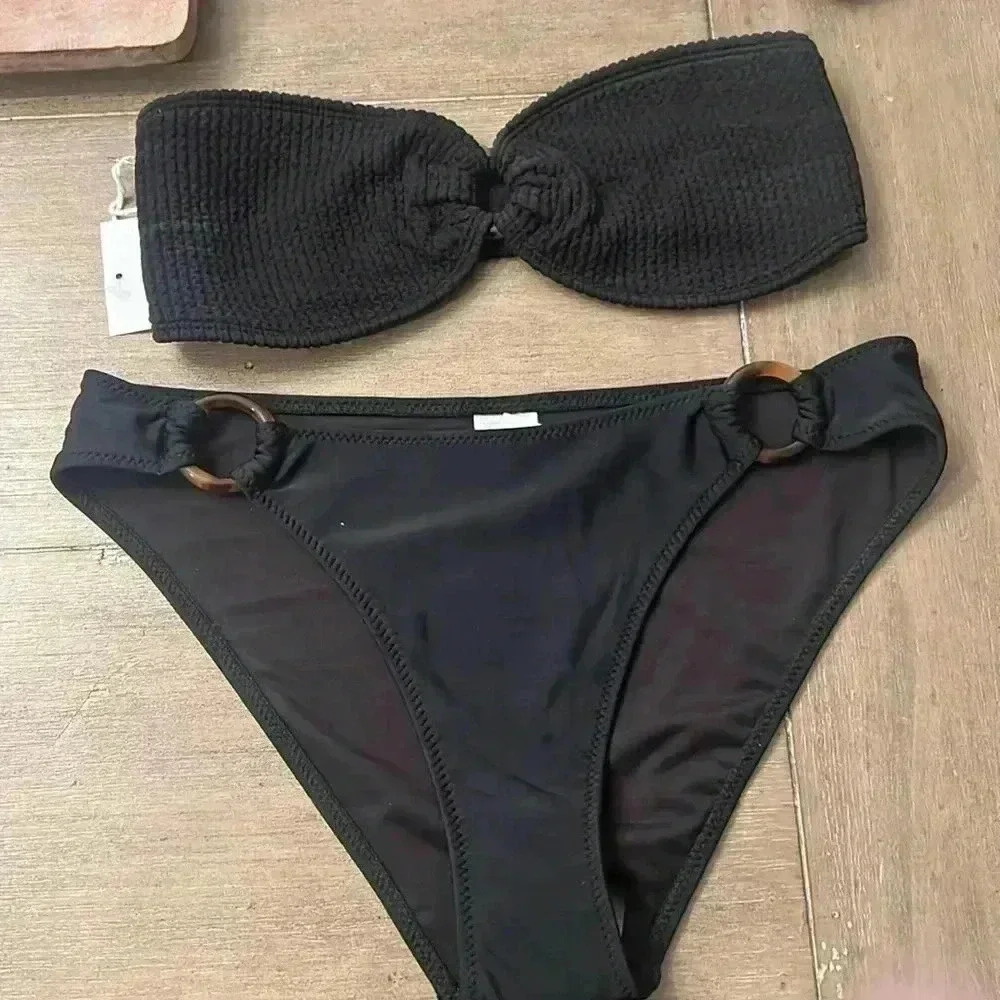 Black bikini with Tortoise detail